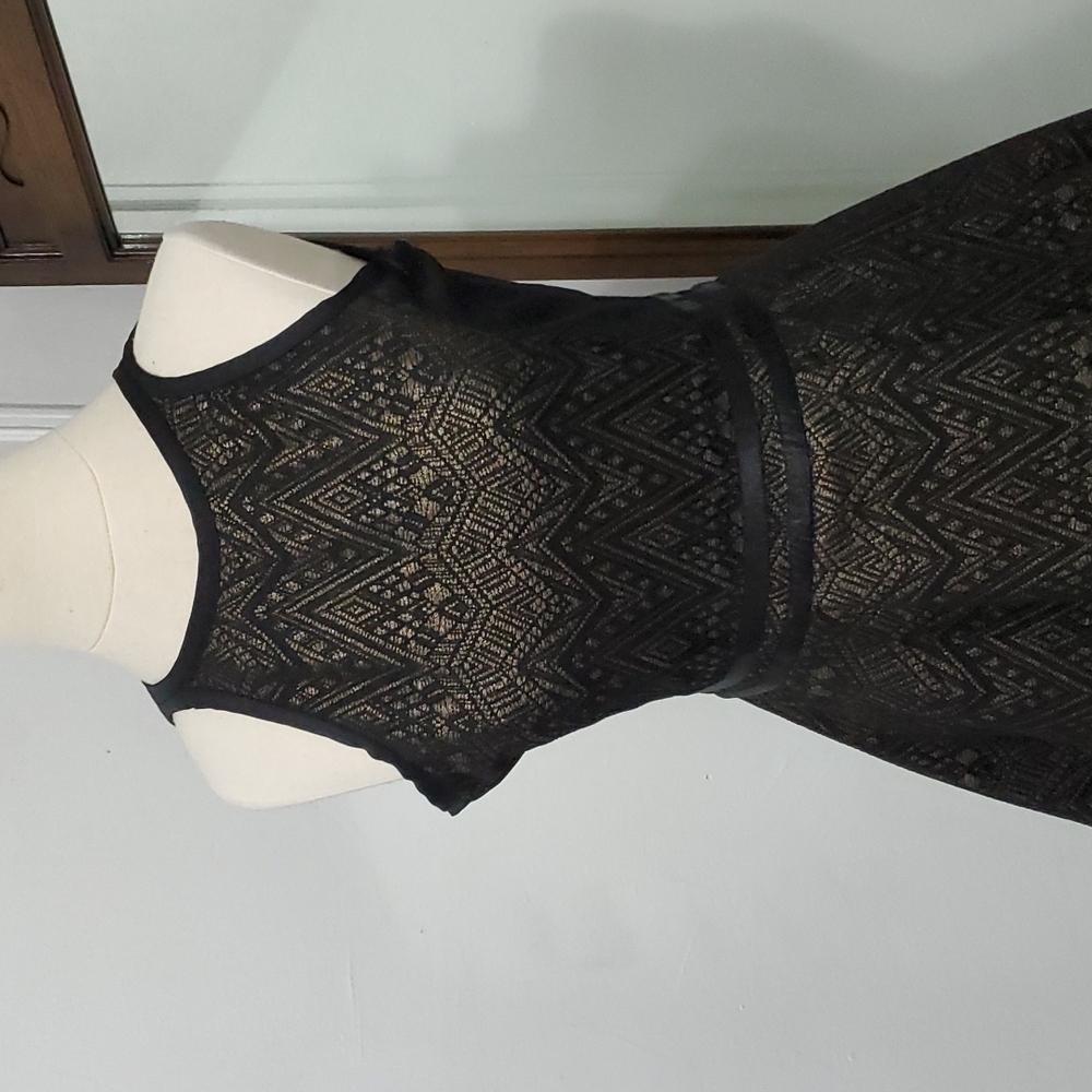 Parker Black Gold & Jacquard Style Dress - Picture 2 of 9